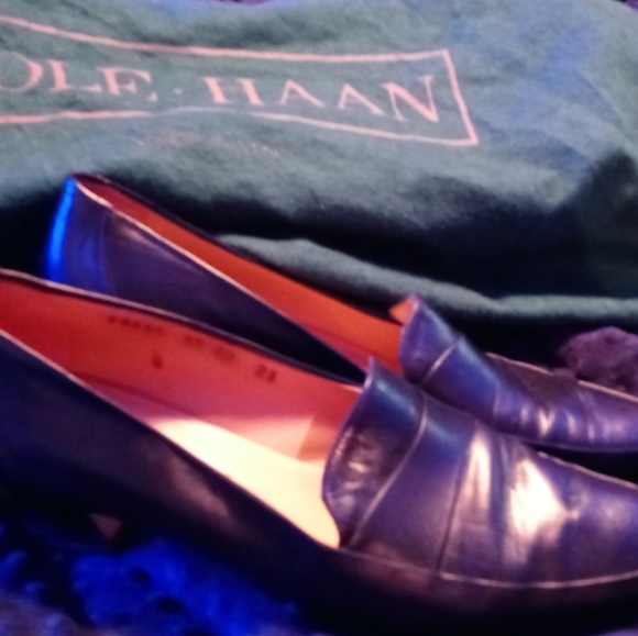 Shoes - Picture 1 of 3